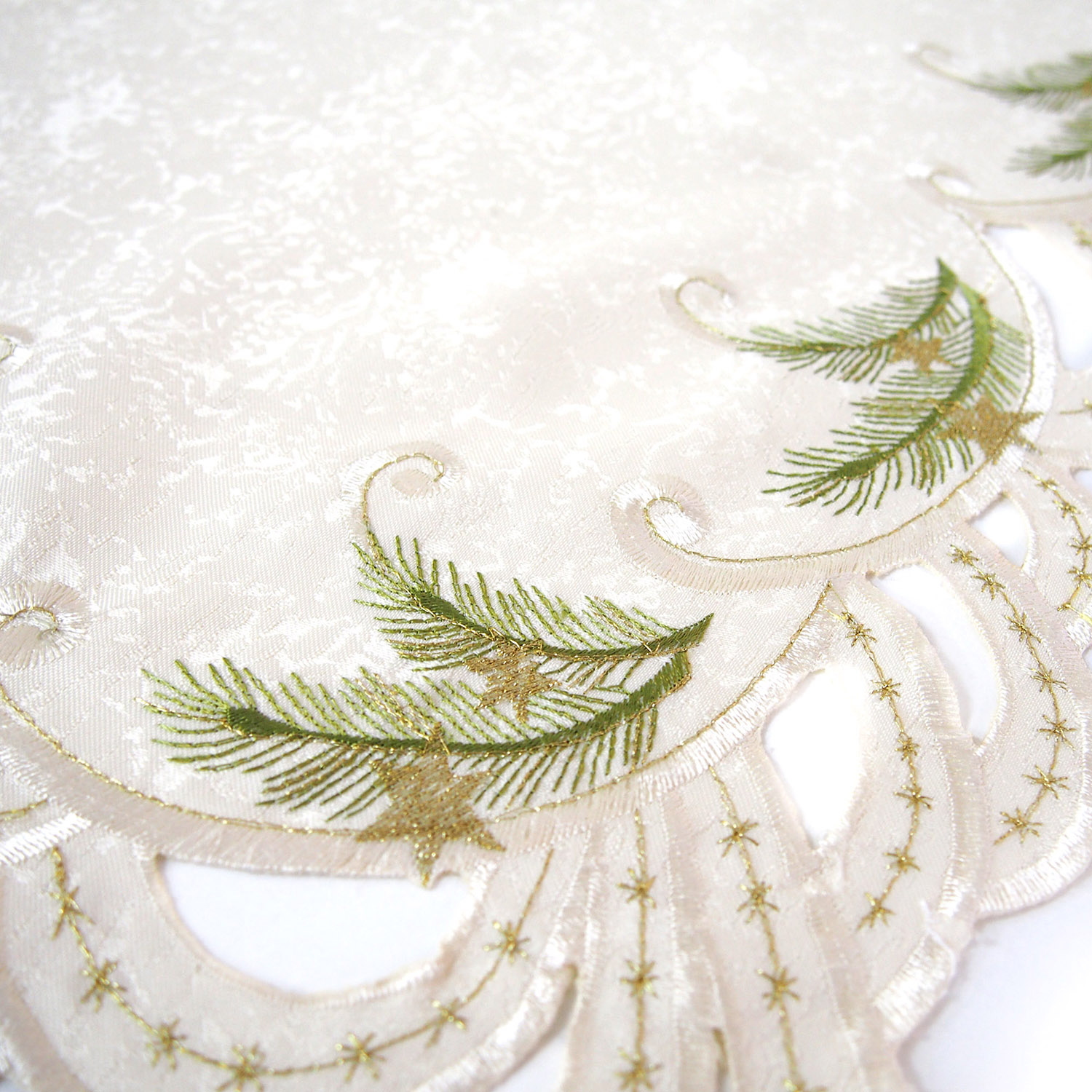 Столешник 010 НОВЫЙ ГОД молочный