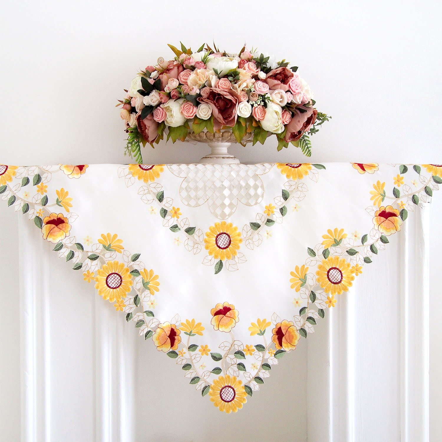 Скатерть 5108 белая