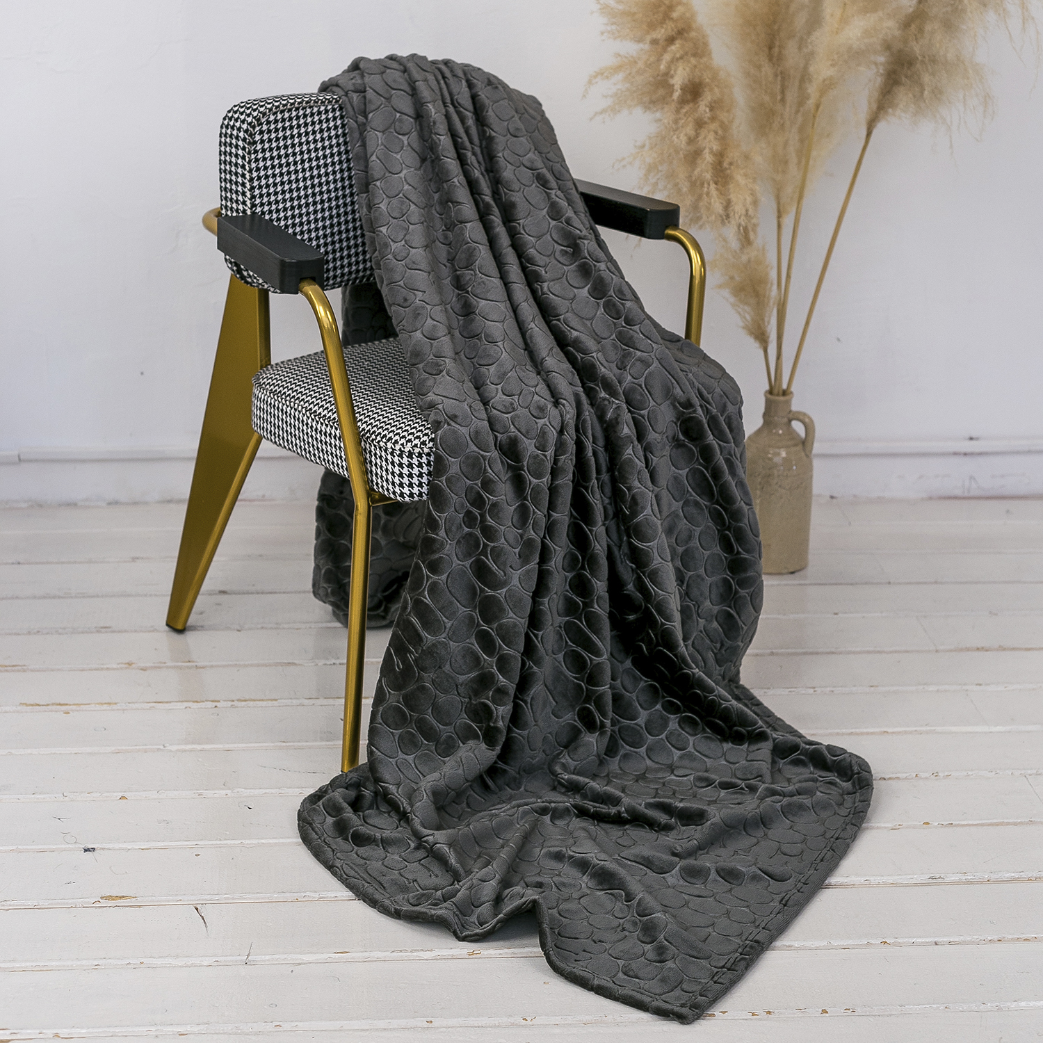 Плед ОЛИВИЯ однотонный с тиснением серые камешки 10-02