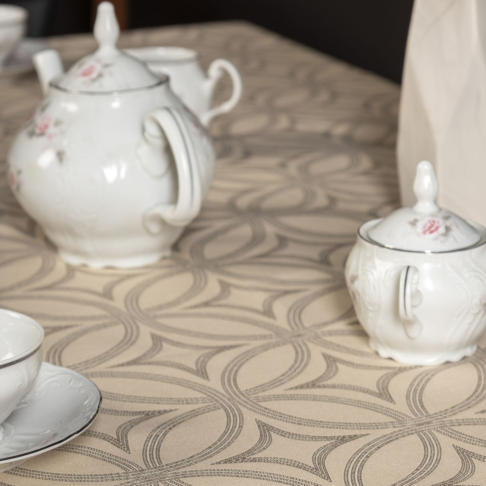 Скатерть 130х180 с тефлоновым покрытием 030