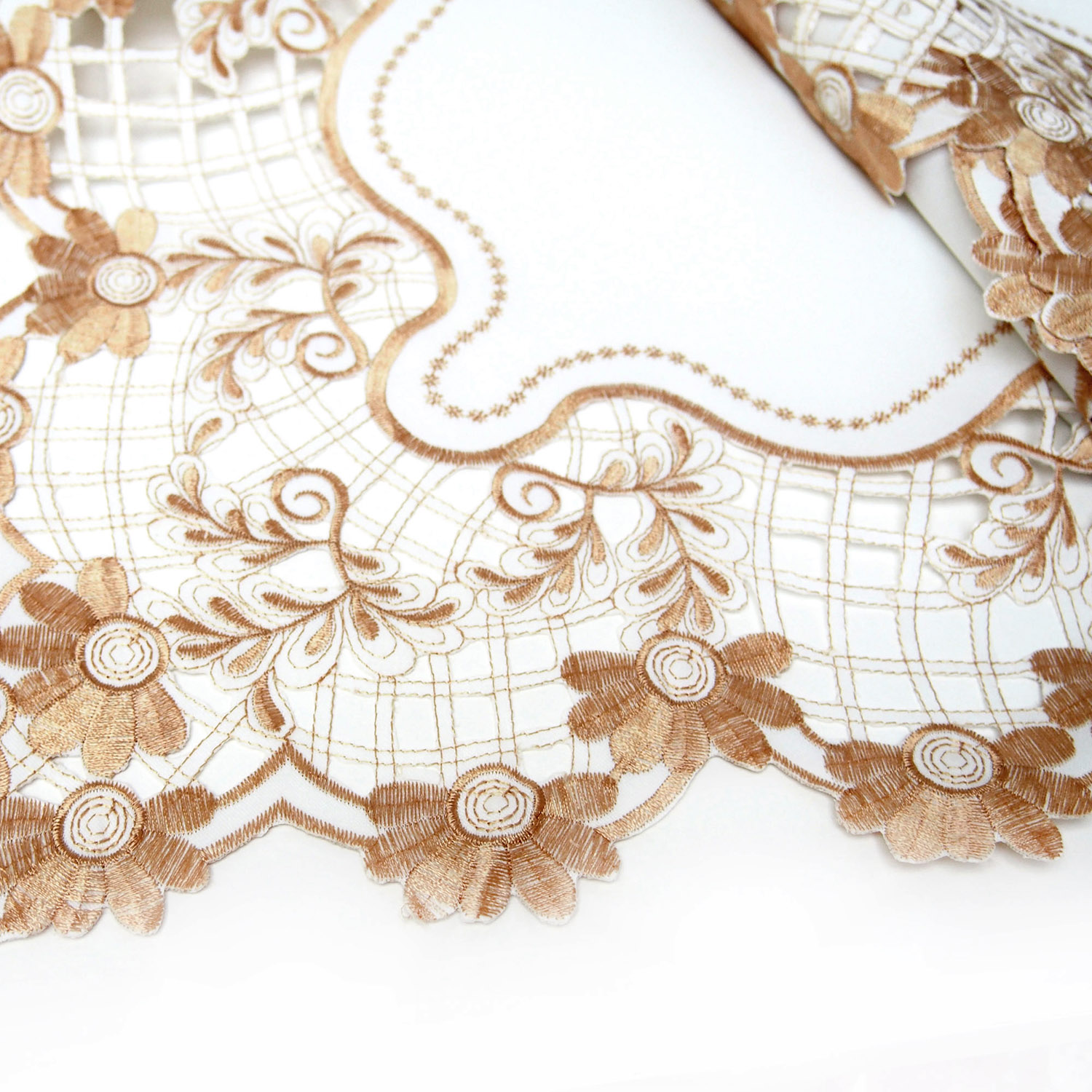 Скатерть 2385 белая