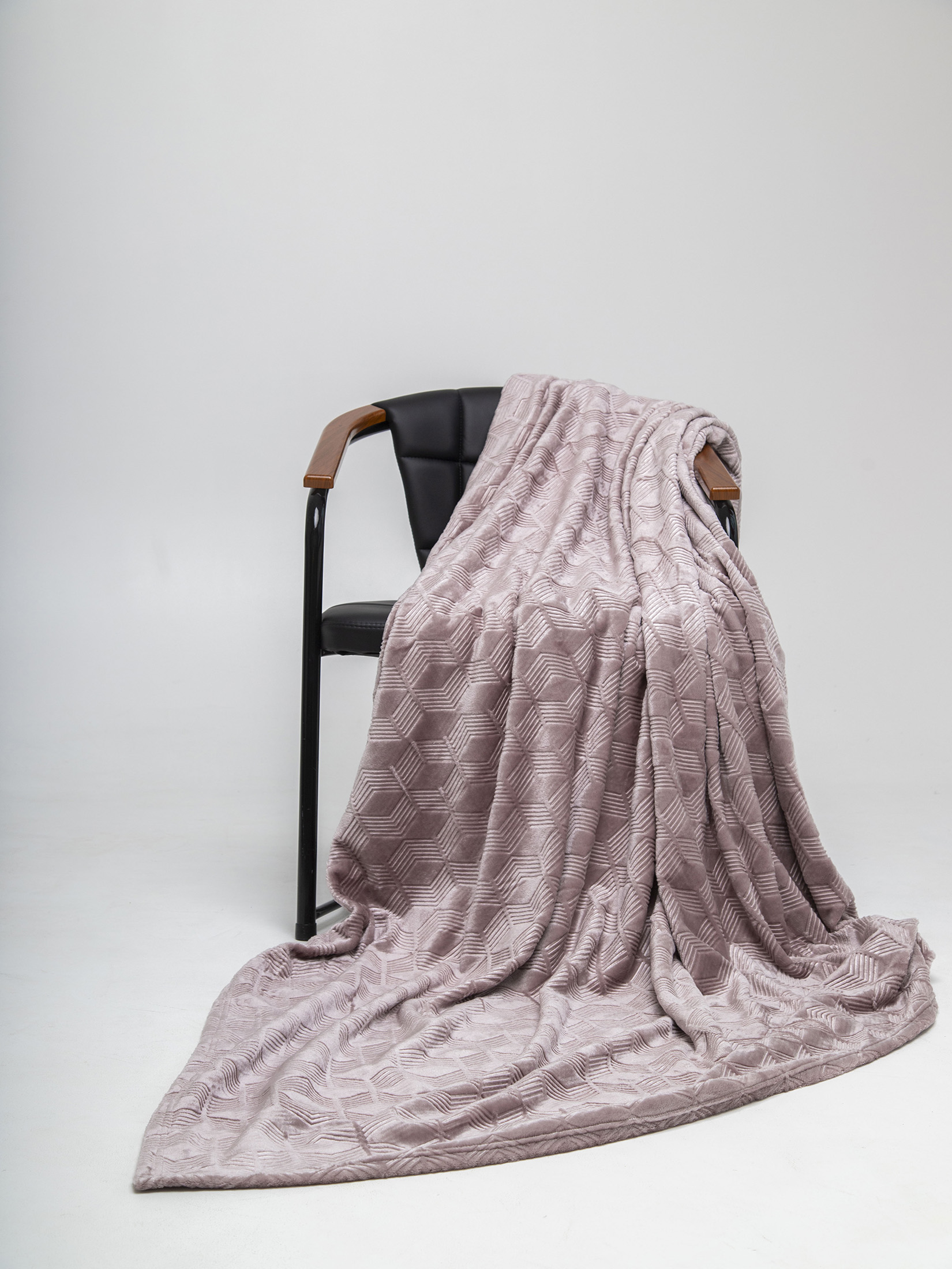 Плед ОЛИВИЯ однотонный с тиснением лиловый зигзаг 16-04