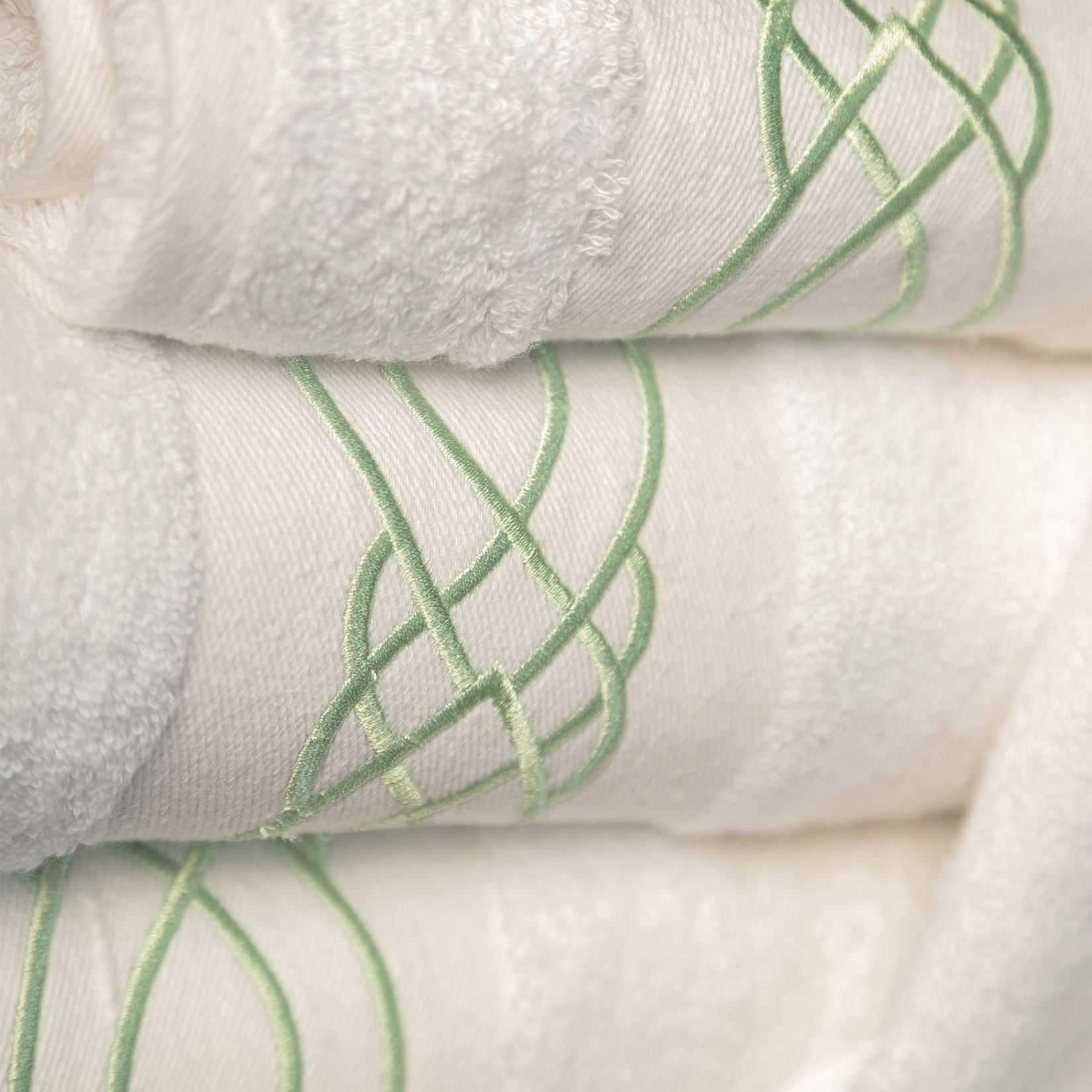 Полотенце ЛЮКСУРИ белое