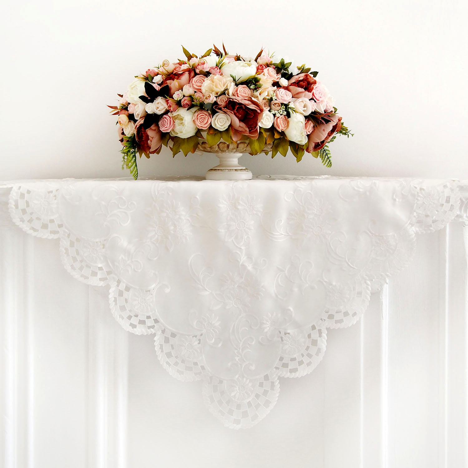 Скатерть 3886 белая