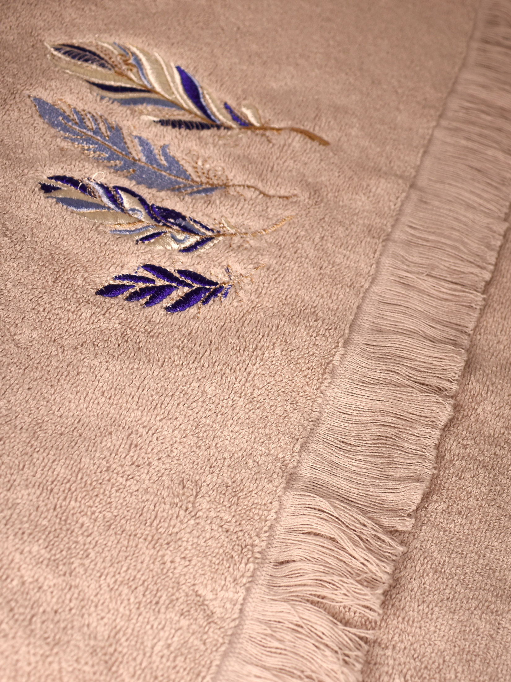 Полотенце ПЕРЫШКИ бежевое с бахромой