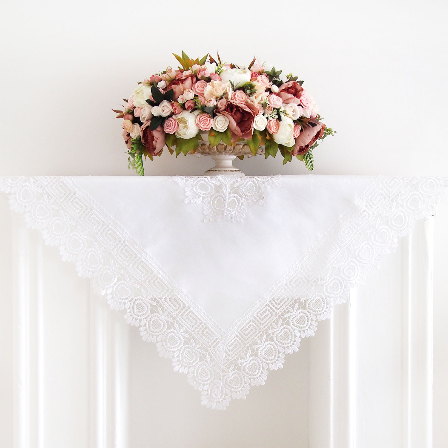 Скатерть 003 белая