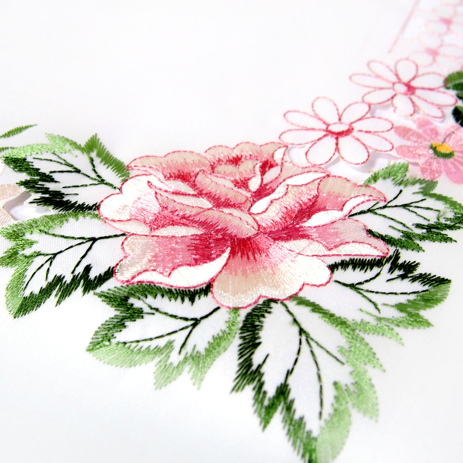 Скатерть 2310 белая