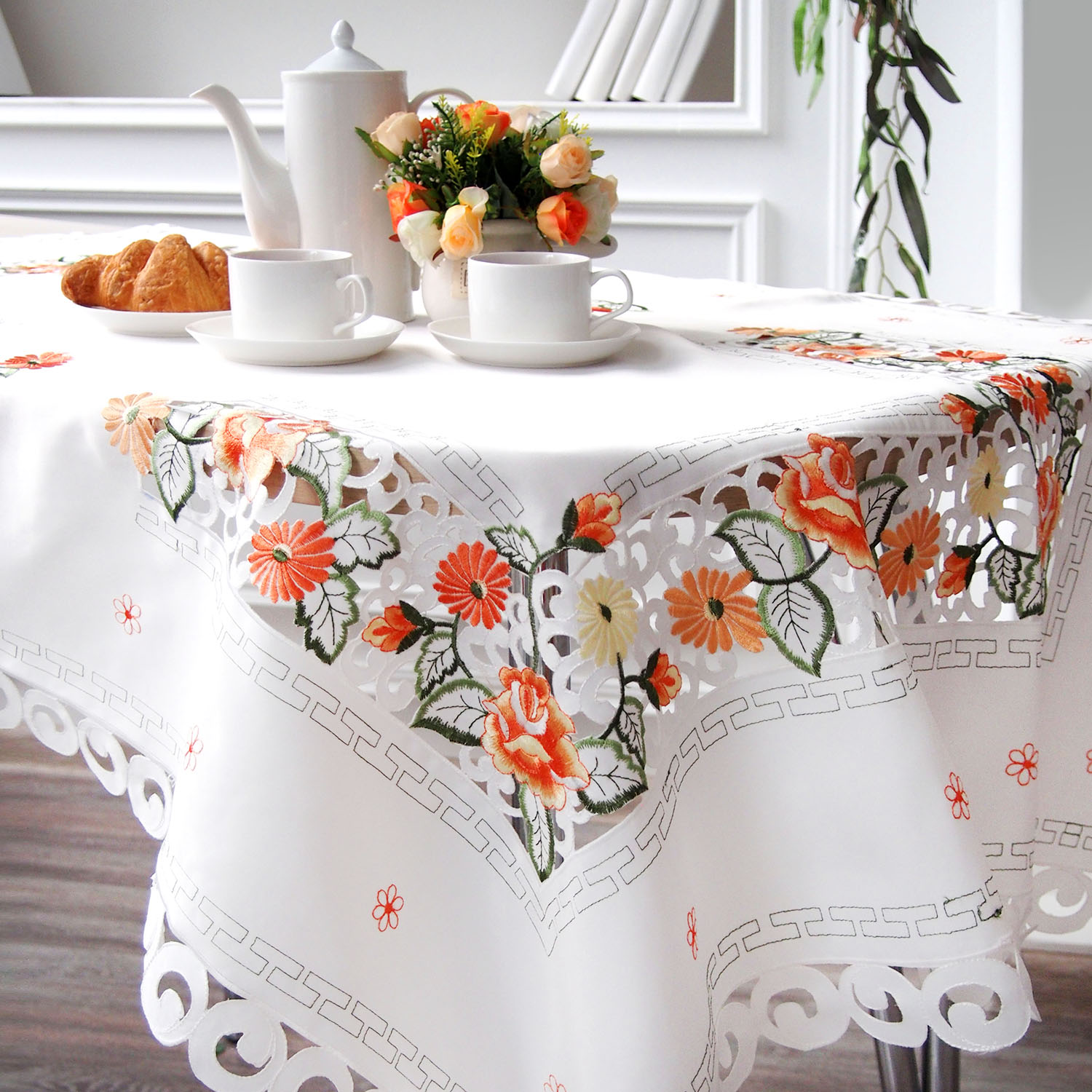 Скатерть 2288 белая