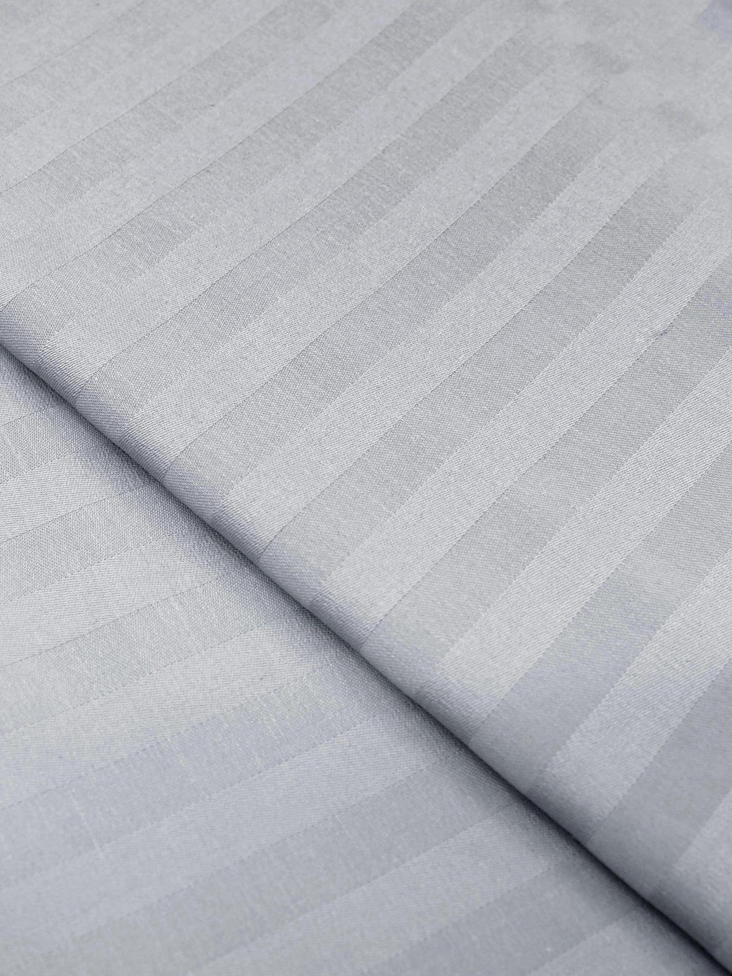 Простыня Сатин-Страйп светло-серый 2001