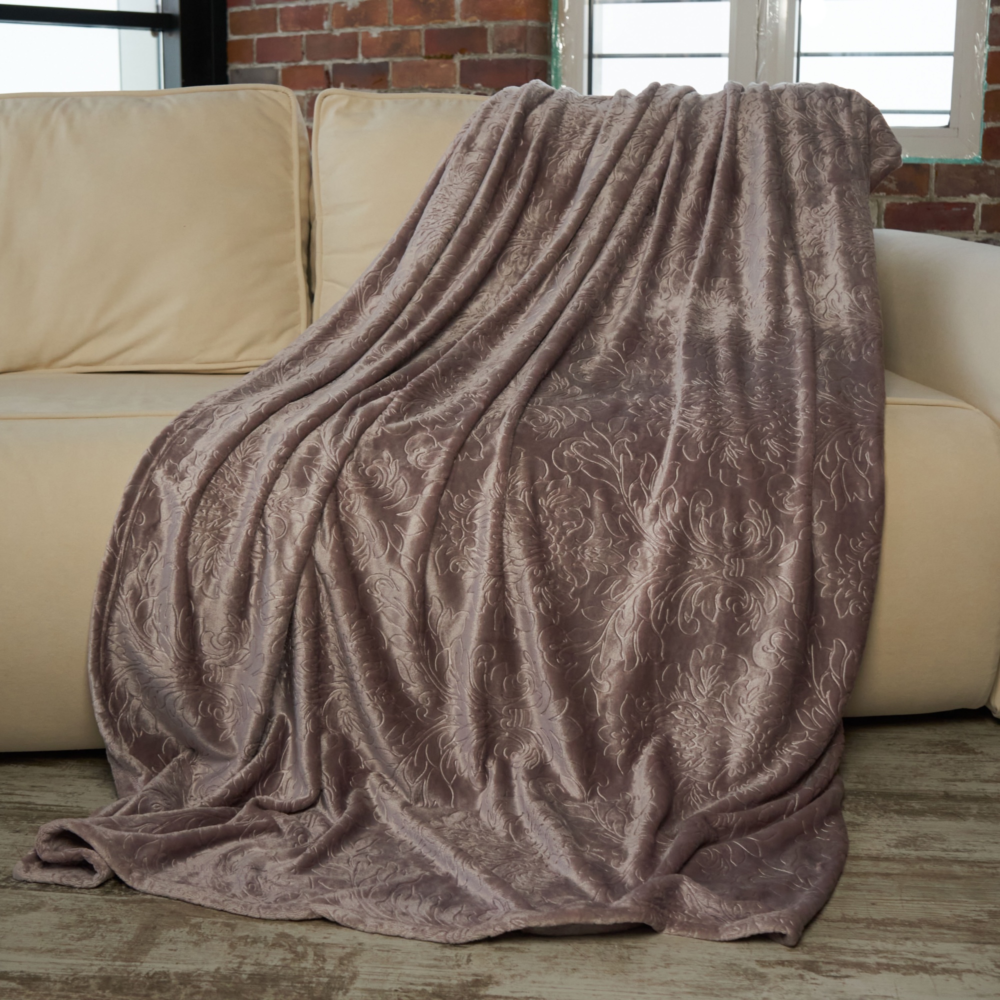 Плед ОЛИВИЯ однотонный с тиснением лиловый вензель 12-04