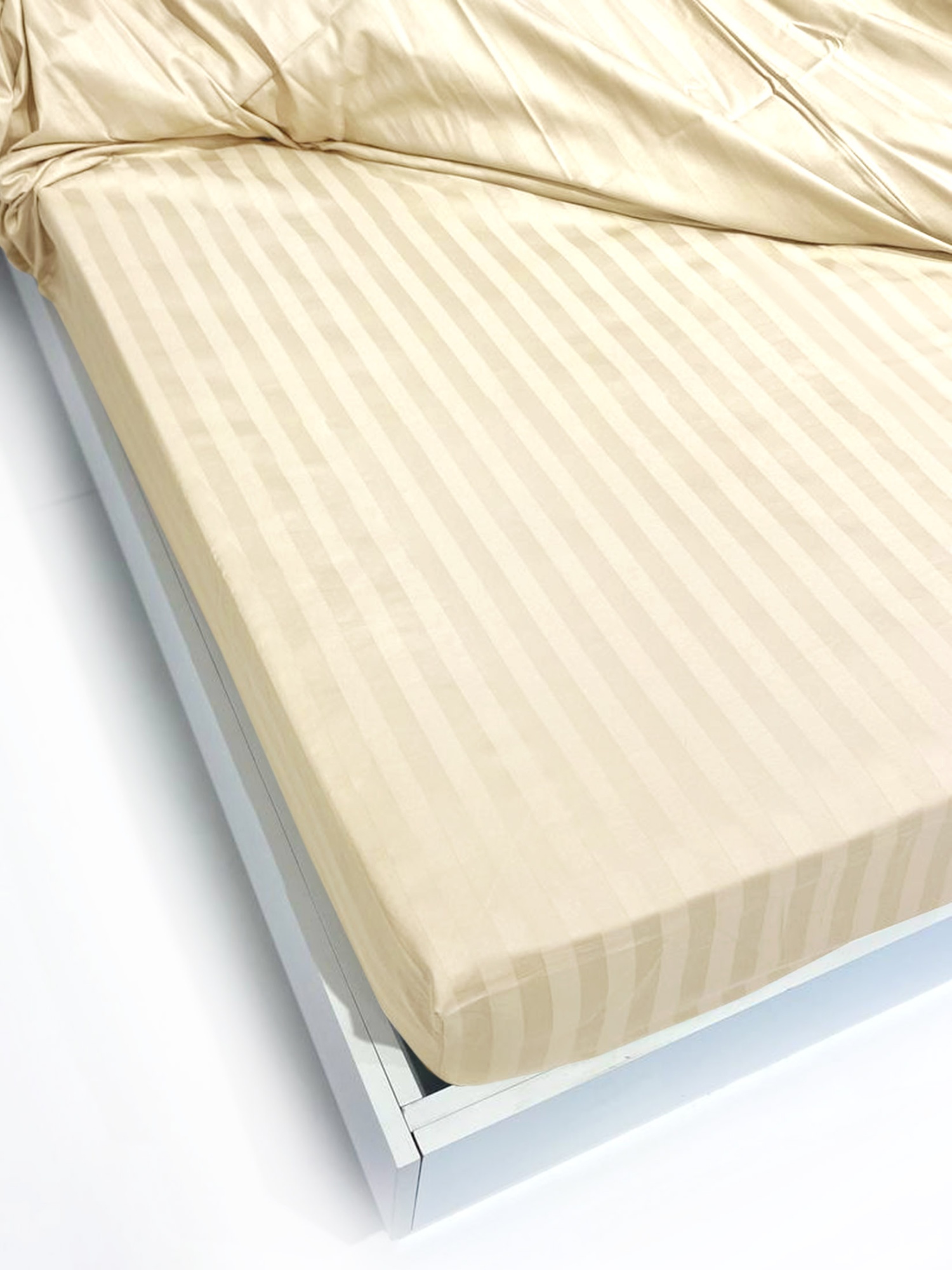 Простыня на резинке Сатин-Страйп шампань 11-0510